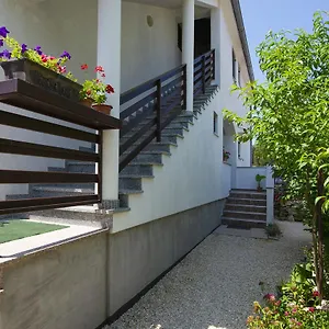 Maja , Štinjan Kroatien